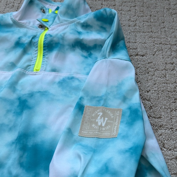 Blue and White Tie-Dye zumba windbreaker Pullover - Picture 3 of 6